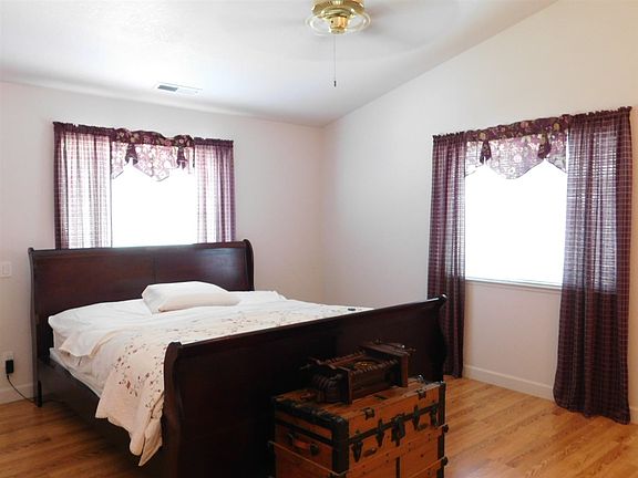 4th image of 21619 Bills Ct