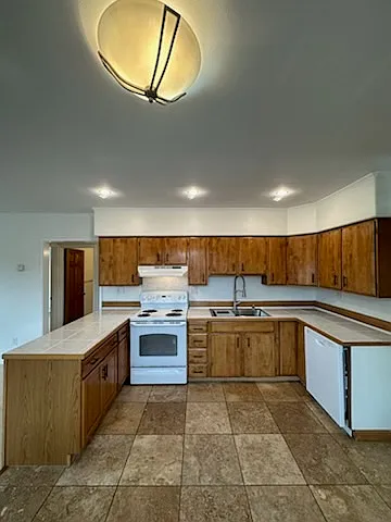 936 W 20th Ave #2 — Photo 12