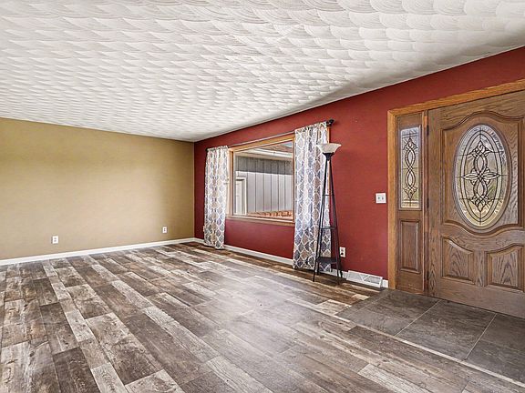 4th image of 27667 Northland Dr
