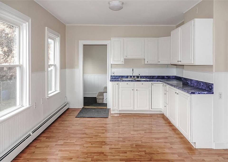 1st image of 36 Winsor St