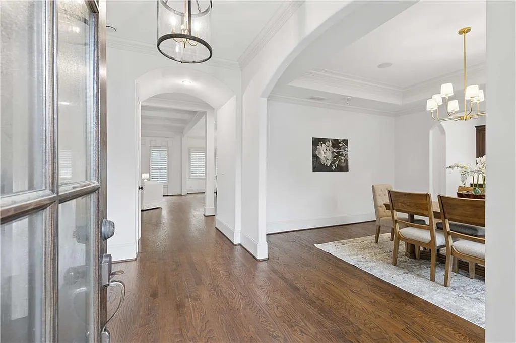6 bed, 7.0 bath, 5400 sqft, $5,000 — Photo 4