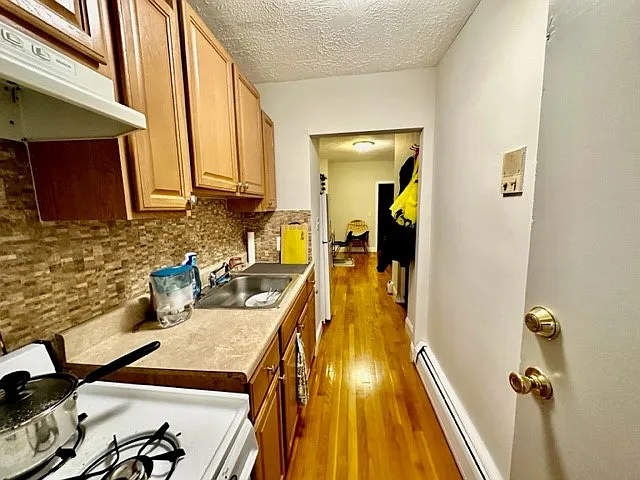 1 bed, 9999 sqft, $2,500 — Photo 4