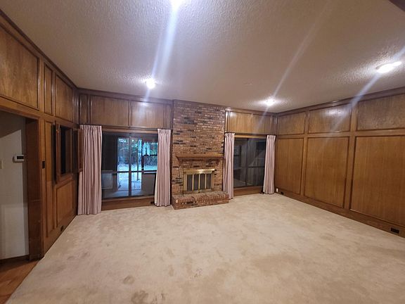 2nd image of 1931 Kensington Dr