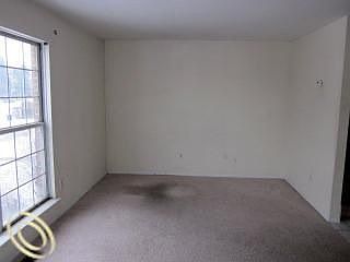3rd image of 36505 Park Place Dr