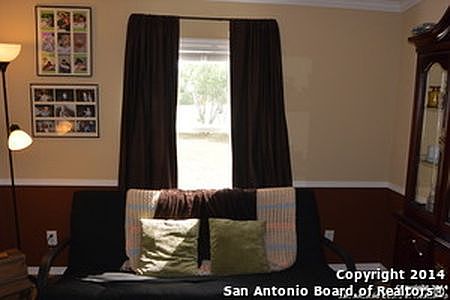 5th image of 221 Country View Ln