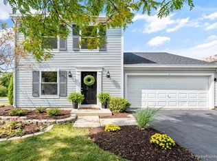 1 Cascade Ct, South Elgin, IL 60177