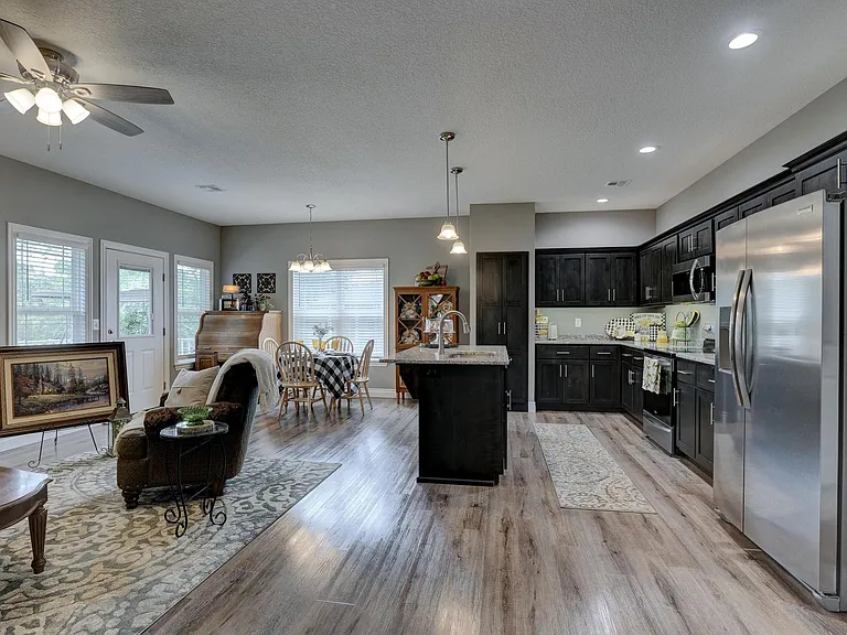 620 Applewood Ln — Photo 15
