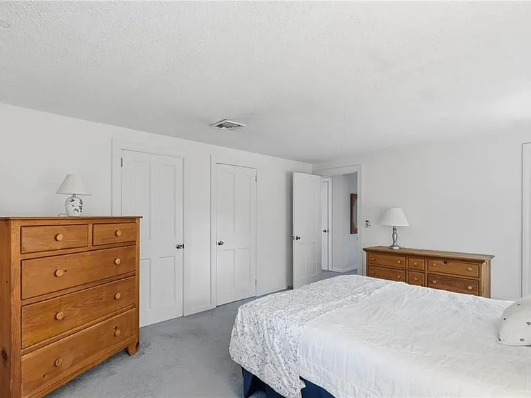 131 Taylor Rd — Photo 17