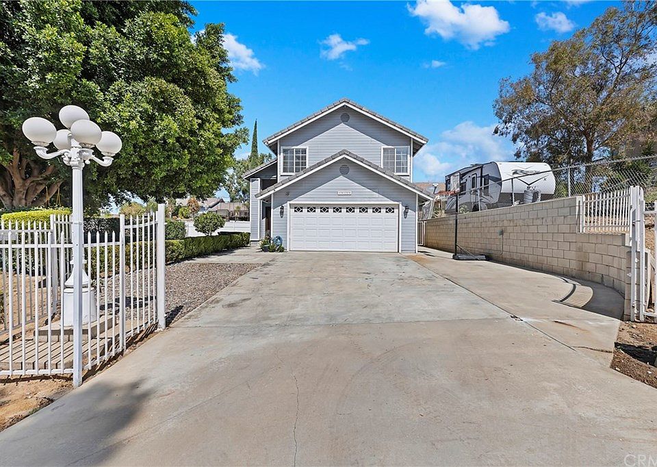 1st image of 14358 Moonridge Dr