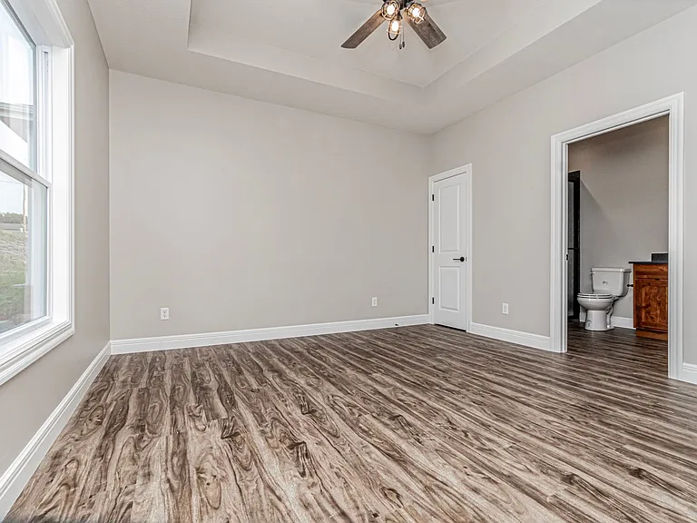 1704 Kenneth Dr — Photo 17
