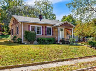 48 Maple Crescent St, Asheville, NC 28806