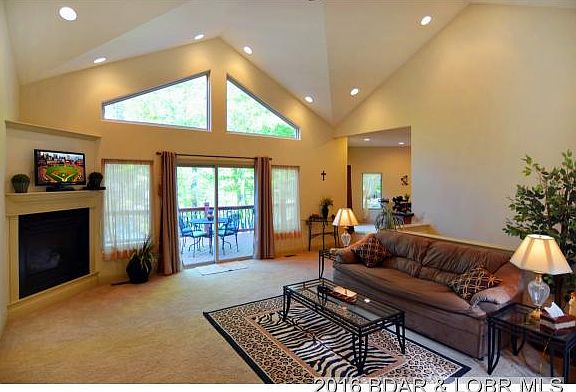 3rd image of 182 Greystone Ln