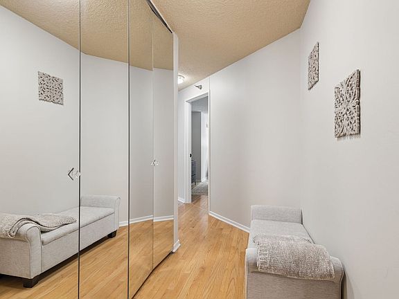 3rd image of 440 N McClurg Ct APT 402-S