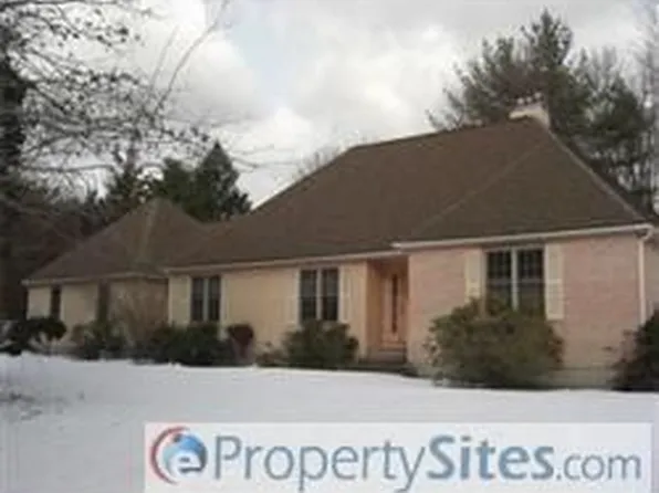4 Shadybrook Ln, Mansfield, MA 02048