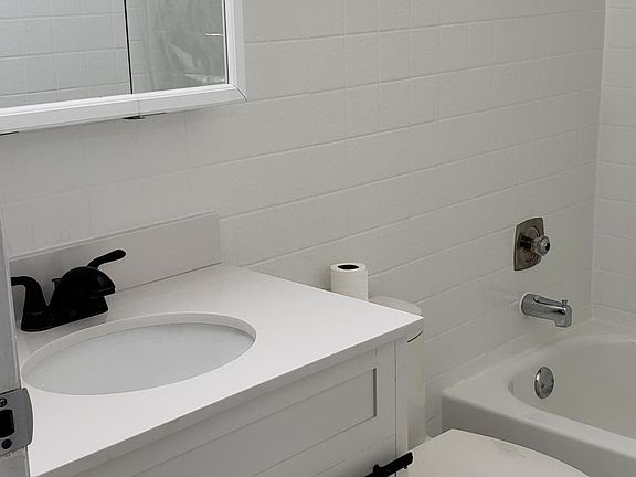 2nd image of 6242 W Belmont Ave #2
