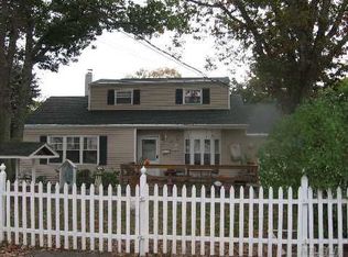 86 Eatondale Ave, Blue Point, NY 11715