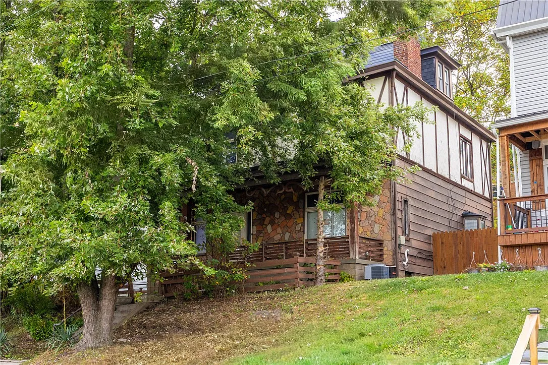 134 Kirk Ave photo 1