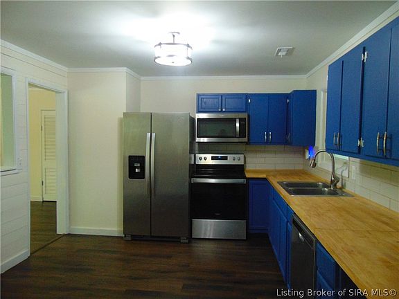 2nd image of 1202 Esplano Drive
