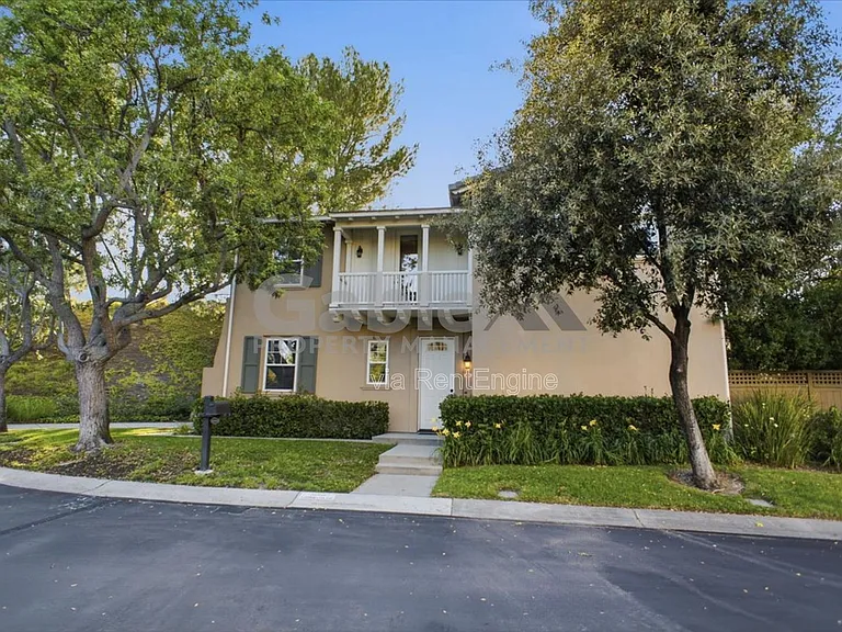 26925 Carmelita Dr — Photo 1