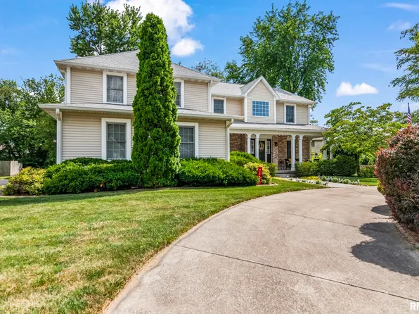 816 E Spruce St, Chatham, IL 62629