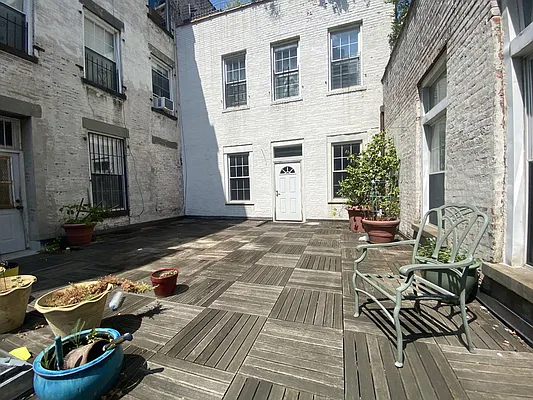 Rented by First Point Management | media 27