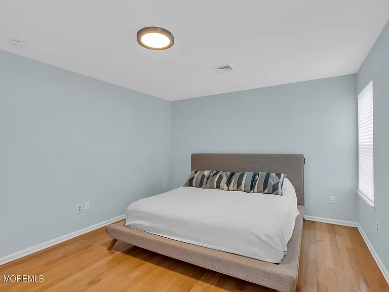 412 Broadway — Photo 23