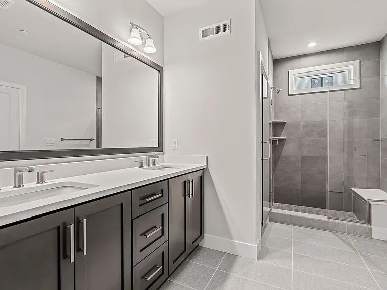 701 Brewster Aly — Photo 10