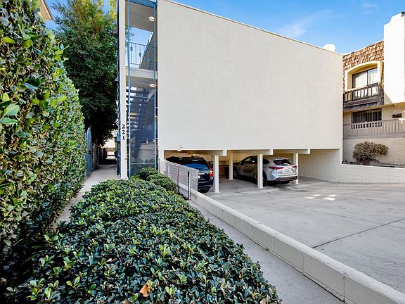 2nd image of 221 N Belmont St APT 5