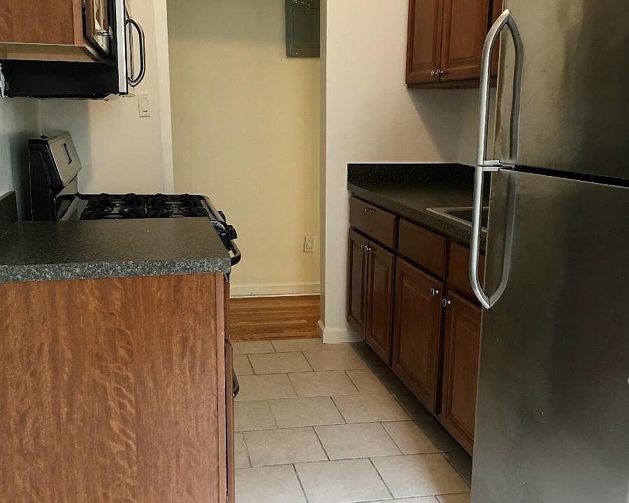 1st image of 4309 47th Ave APT 6O