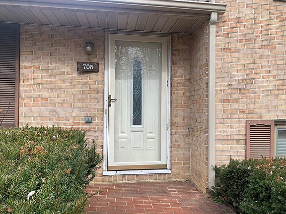 2nd image of 705 Circle Dr