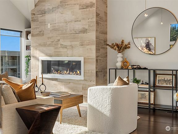 5th image of 3638 Beach Drive SW #B