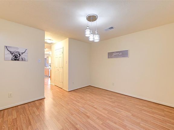 4th image of 223 Wentworth Park Dr