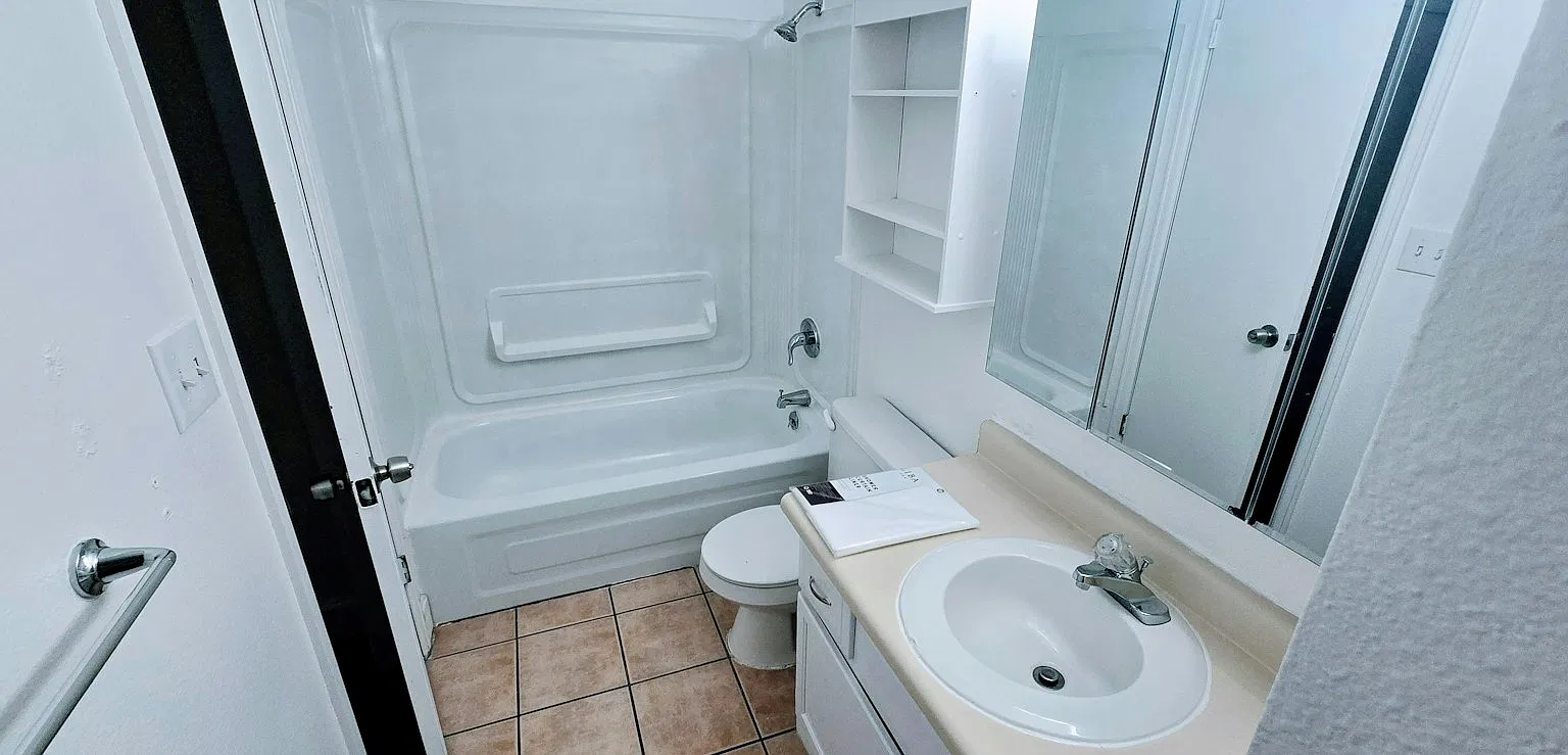 102 Juniper Pl, Unit B — Photo 3