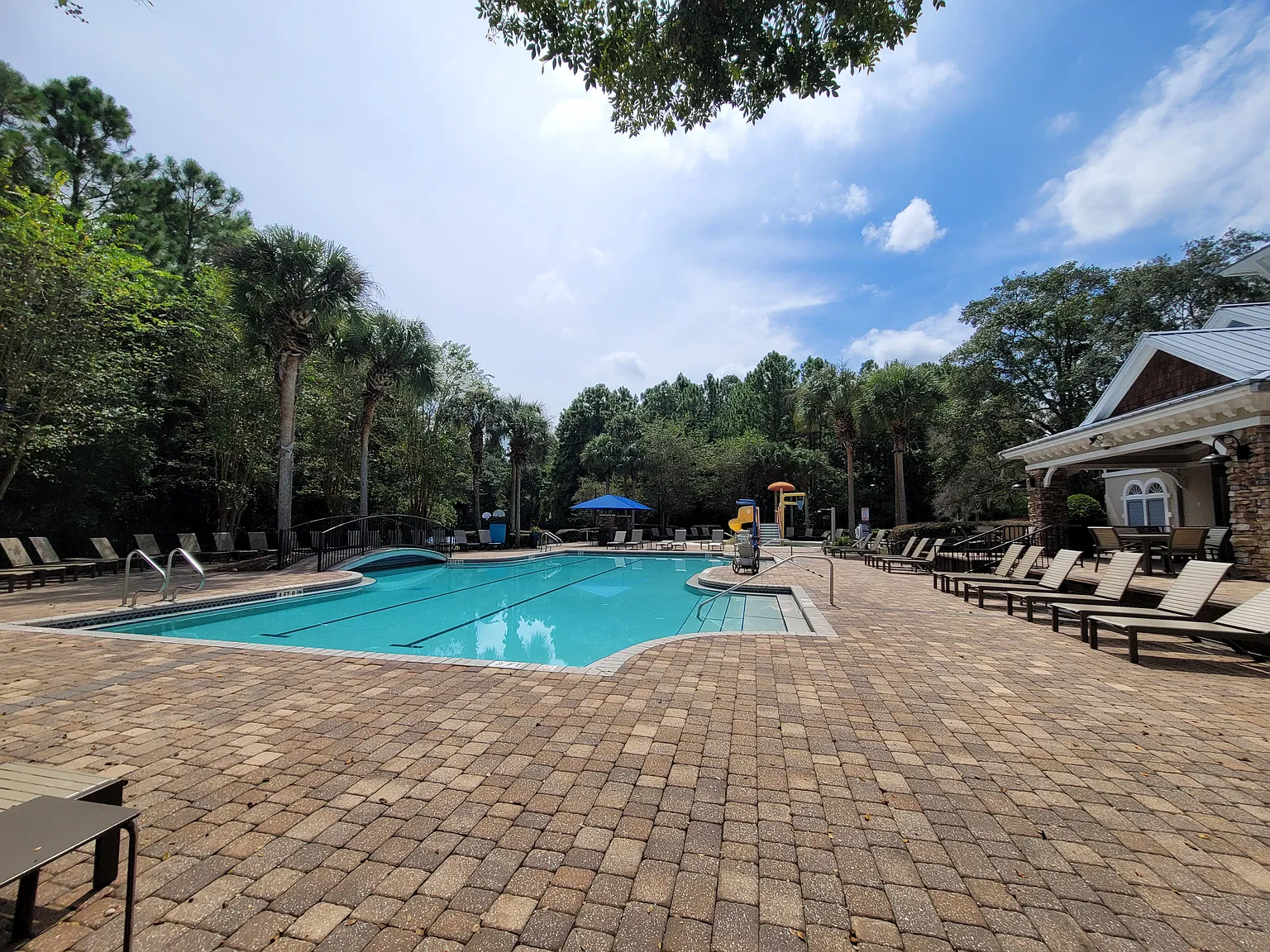 3 bed, 1779 sqft, $2,200 — Photo 2