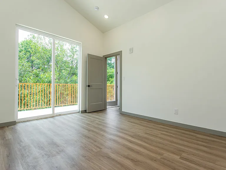 4001 Roseland Ave — Photo 25