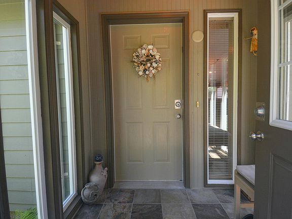 4th image of 2695 SW Breakers Dr