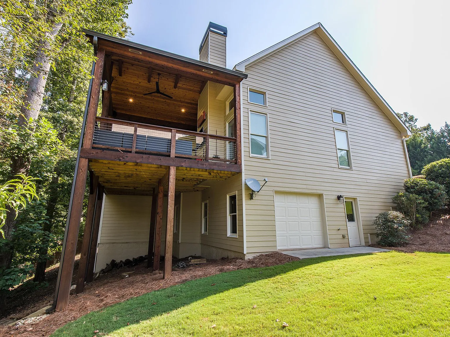 4 bed, 2.5 bath, 2650 sqft, $3,250 — Photo 3