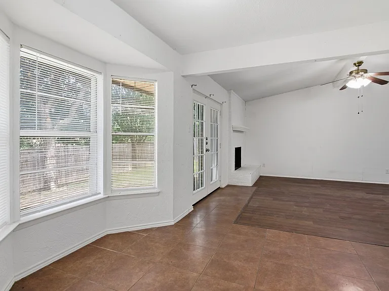 6413 Melinda Ct — Photo 7