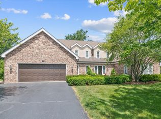 15 Old Barn Rd, Hawthorn Woods, IL 60047