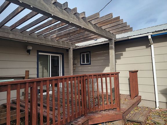 4th image of 17782 Highway 395 N