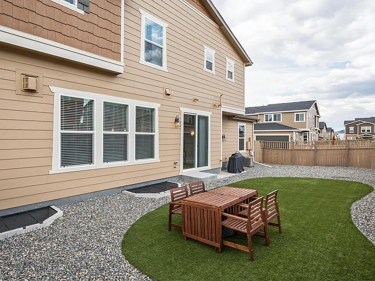 Previous outdoor dining set (now upgraded with metal table with seating for 6)