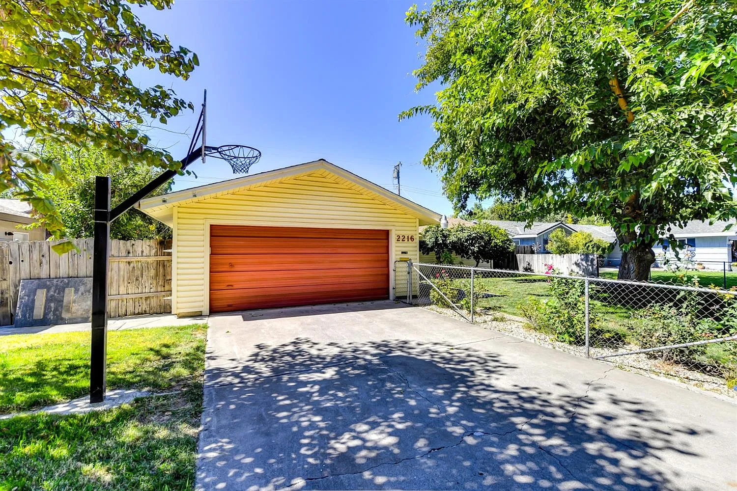 2216 Wood Cliff Way photo 1