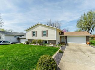 1515 Shadow Ln, Saint Charles, MO