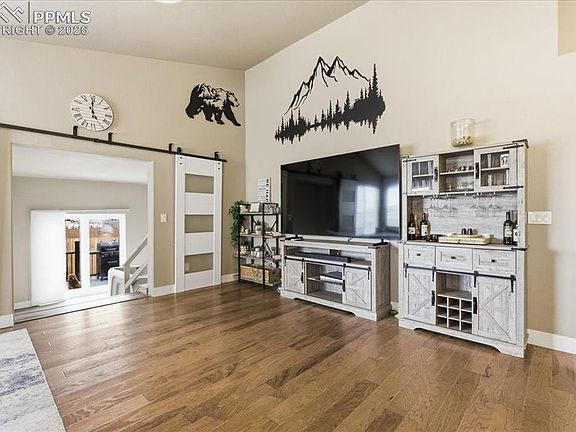 4th image of 3041 Namib Dr