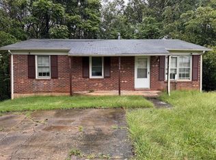 116 Crestwood Ct, Martinsville, VA 24112