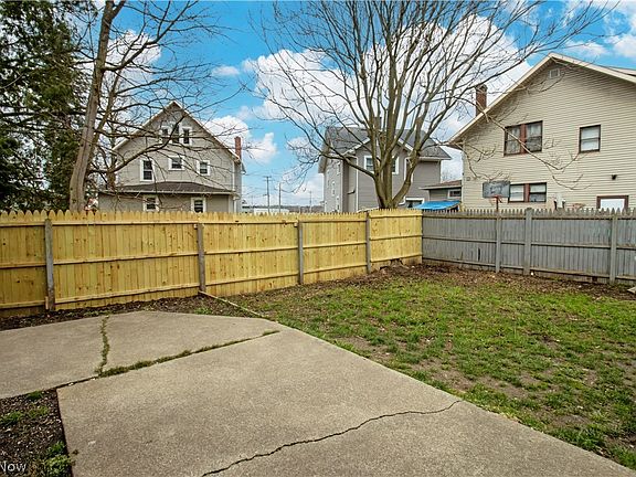 3rd image of 504 W North St