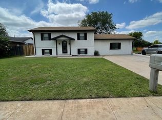 1720 Bellaire Ave, Liberal, KS 67901