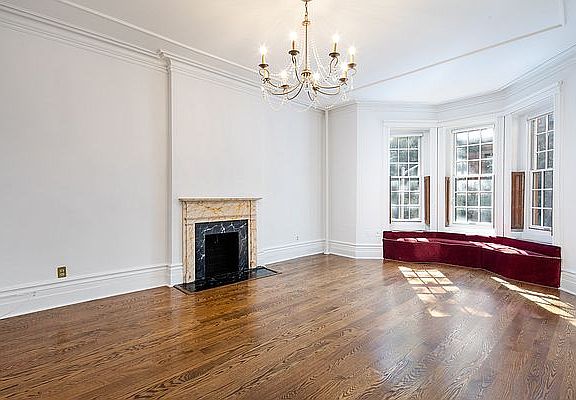 4th image of 117 E 91st St