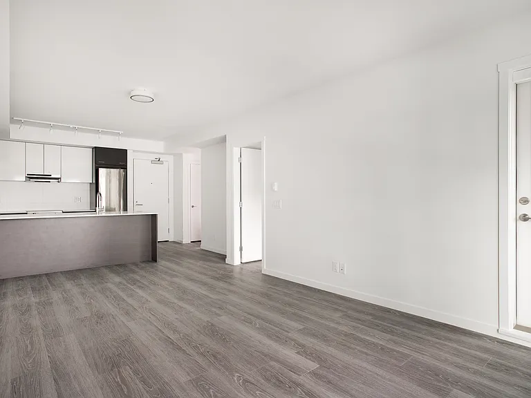 537 Foster Ave — Photo 13