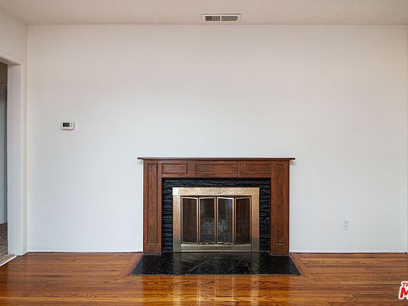 4th image of 4420 Elenda St